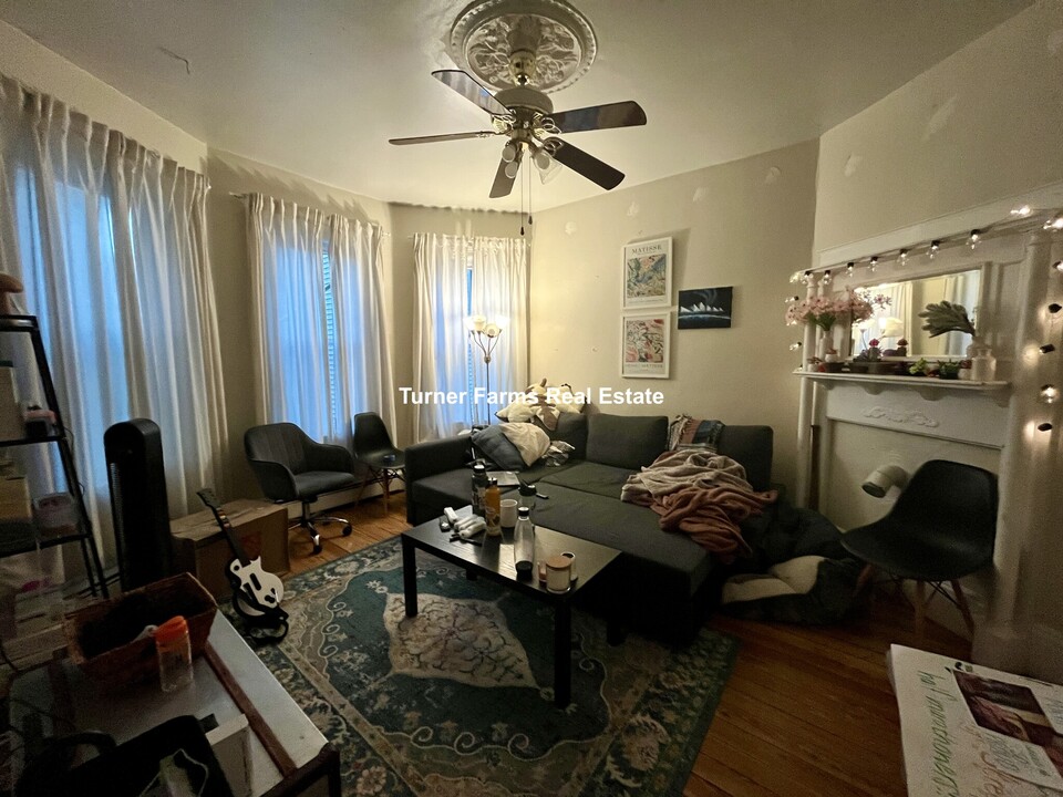 97 Calumet St, Unit 1 in Boston, MA - Foto de edificio