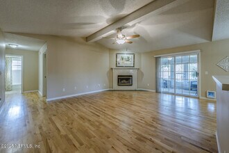 4570 Blue Stream Ln N in Jacksonville, FL - Building Photo - Building Photo