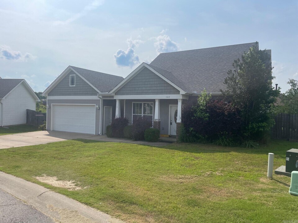 509 Adams St in Benton, AR - Building Photo