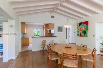 1123 Bay Dr in Miami Beach, FL - Building Photo - Building Photo