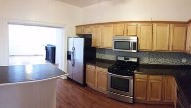 1006 Sarah St in Pittsburgh, PA - Building Photo - Building Photo