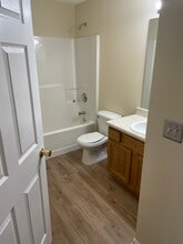 400 Eisenhower Dr in Crestview, FL - Building Photo - Building Photo