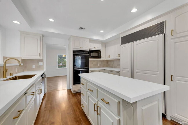 property at 4722 Forman Ln