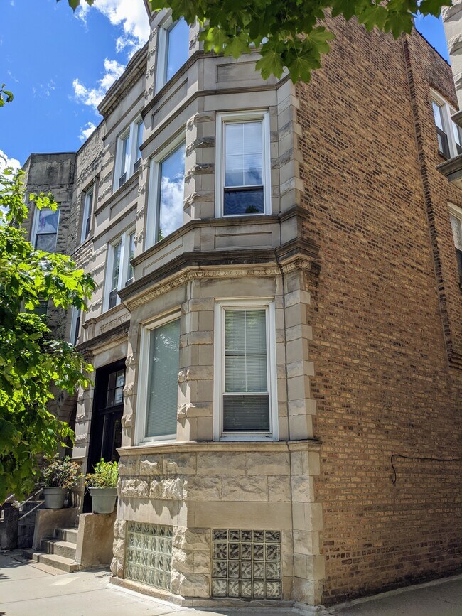 Harris Point Chicago in Chicago, IL - Foto de edificio - Building Photo