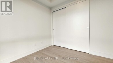 8-1708 Cumberland St in Toronto, ON - Building Photo - Building Photo