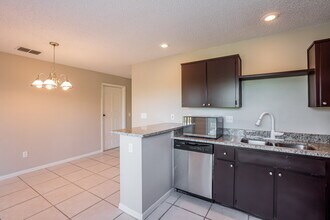 2435 Sagemont Dr in Brandon, FL - Building Photo - Building Photo