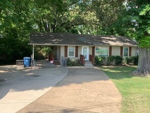 9806 Goodman Rd in Olive Branch, MS - Building Photo - Building Photo