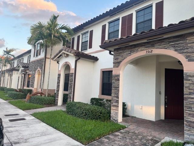 property at 3368 W 92nd Pl