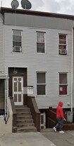 138 9th St, Unit Roommate in Brooklyn, NY - Building Photo