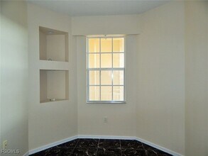 1113 Van Loon Commons Cir in Cape Coral, FL - Foto de edificio - Building Photo