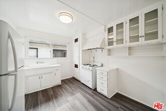 5307 Vantage Ave in Los Angeles, CA - Building Photo - Building Photo