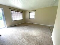 5 McArthur Dr photo'