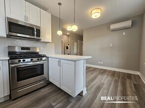 3937 N Janssen Ave in Chicago, IL - Building Photo - Building Photo