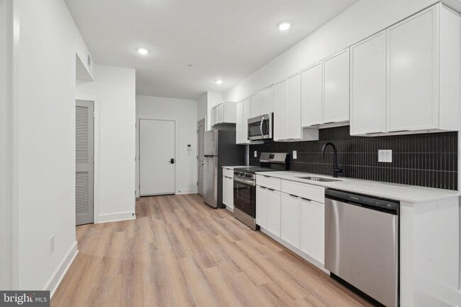 property at 2039 N Front St