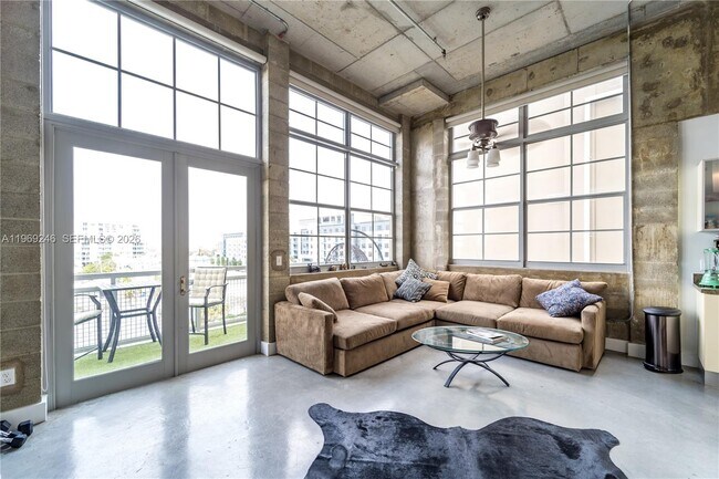 444 NW 1st Ave in Fort Lauderdale, FL - Building Photo - Building Photo