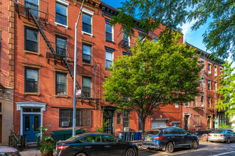 196 Sackett St in Brooklyn, NY - Foto de edificio - Primary Photo