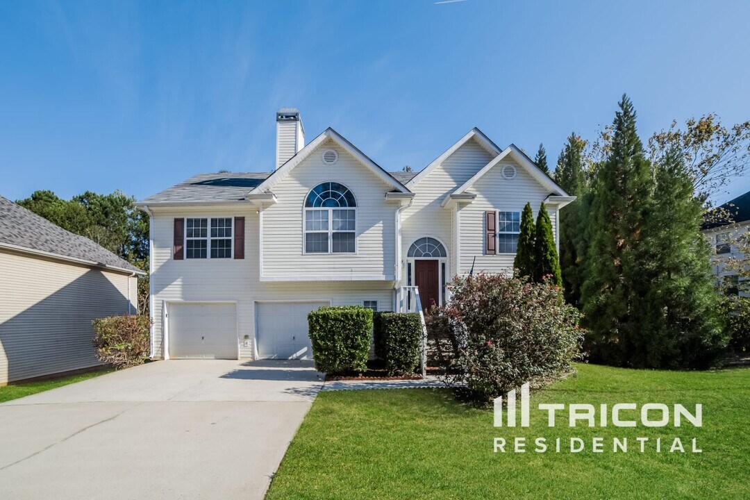 1302 Waymar Way SW in Marietta, GA - Foto de edificio