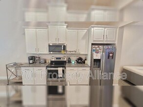 8084 Glenlloyd Ave in Winter Garden, FL - Building Photo - Building Photo