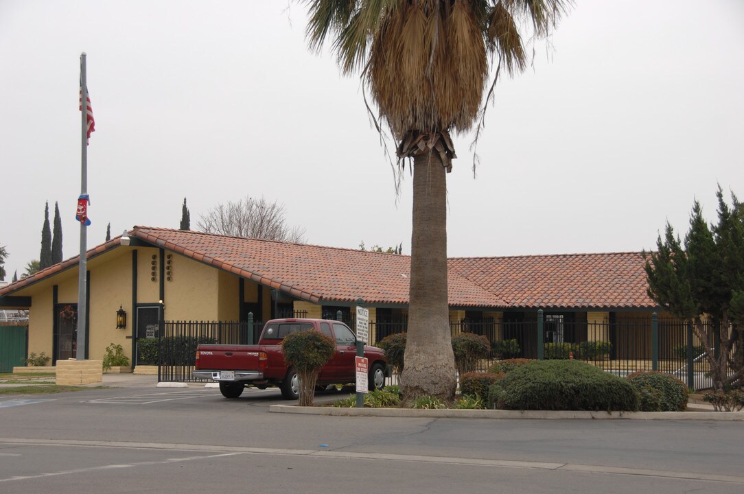 Franciscan/Town & Country in Fresno, CA - Foto de edificio