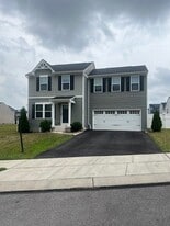 3255 Pebble Run Dr in Dover, PA - Building Photo