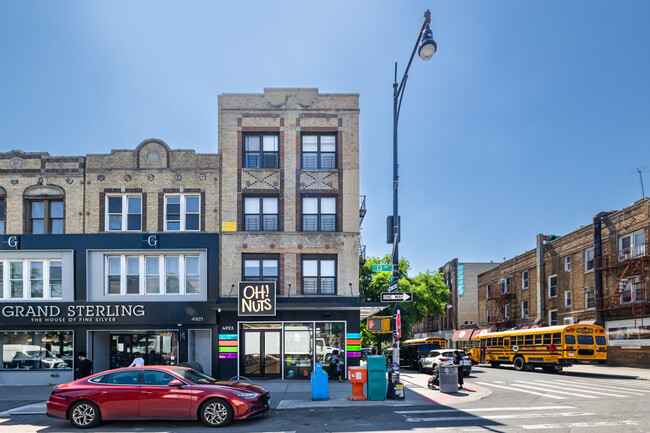 4923 13th Ave in Brooklyn, NY - Foto de edificio - Building Photo