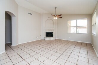 7932 W Taro Ln in Glendale, AZ - Building Photo - Building Photo