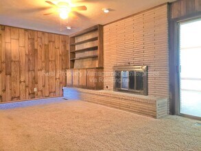 301 S Ranchwood Manor Dr in Oklahoma City, OK - Building Photo - Building Photo