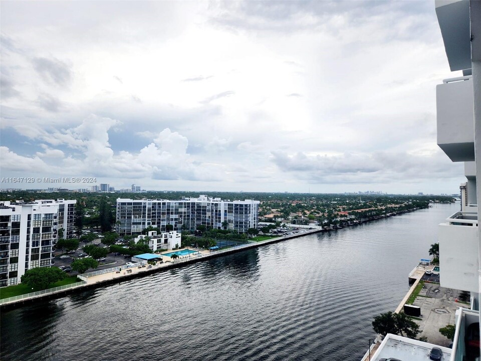 3000 S Ocean Dr, Unit 1200 in Hollywood, FL - Foto de edificio