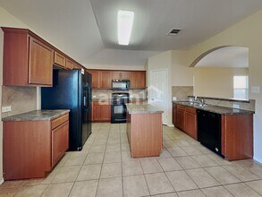 2135 Wiltshire Dr in New Braunfels, TX - Building Photo - Building Photo