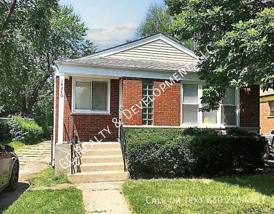 14340 Woodlawn Ave in Dolton, IL - Foto de edificio