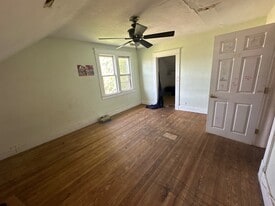 805 S Hickory St in Centralia, IL - Building Photo