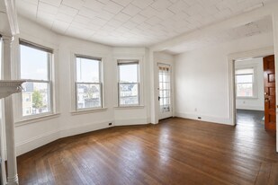582 Cambridge St, Unit 2 in Boston, MA - Building Photo