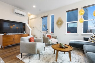 4404 37th Ave SW, Unit SI ID1054655P in Seattle, WA - Building Photo - Building Photo