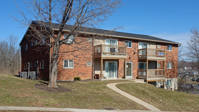 Ashwood Apartments & Townhomes in Erlanger, KY - Building Photo - Primary Photo