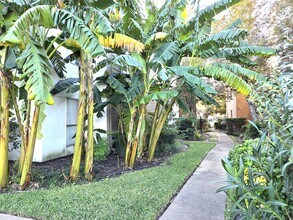 10053 Westpark Dr in Houston, TX - Building Photo - Building Photo