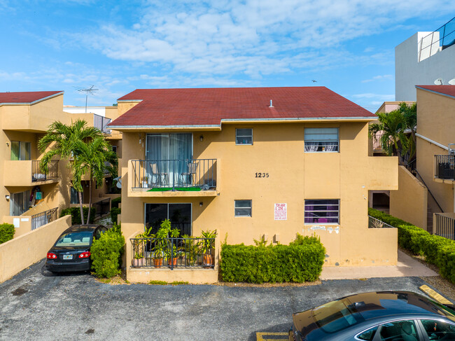 1229-1241 NW 6th St in Miami, FL - Building Photo - Building Photo