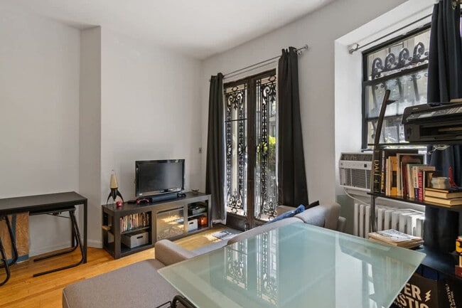 43 W 85th St, Unit SI ID1470323P in New York, NY - Building Photo - Building Photo