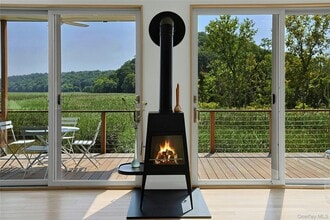 93 Paradise Ave in Piermont, NY - Foto de edificio - Building Photo