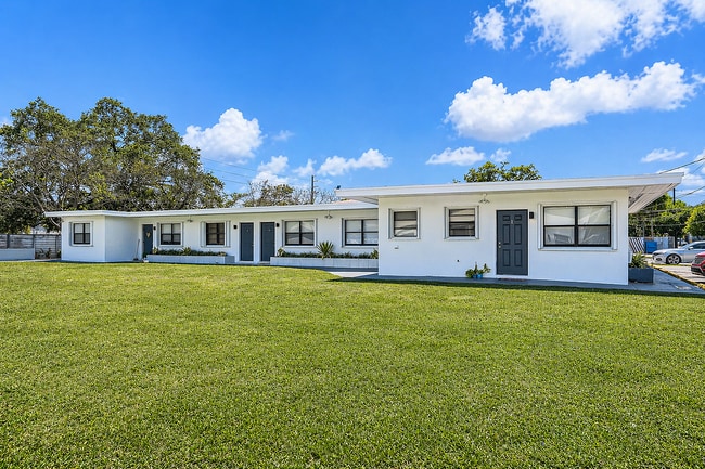 2030 Apartments in Miami, FL - Building Photo - Building Photo