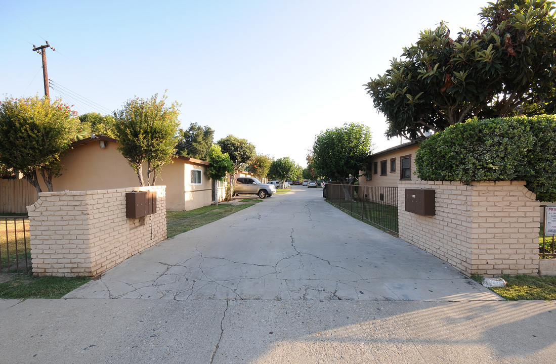 1347 W Grand Ave in Pomona, CA - Building Photo