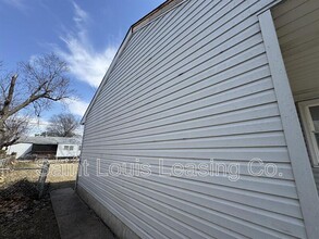 1115 Roxton Dr in St. Louis, MO - Foto de edificio - Building Photo