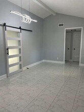 10106 Royal Acres Ct in Tampa, FL - Building Photo - Building Photo