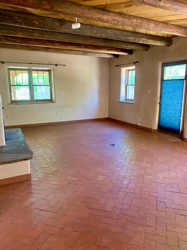 112 Elena St in Santa Fe, NM - Foto de edificio - Building Photo