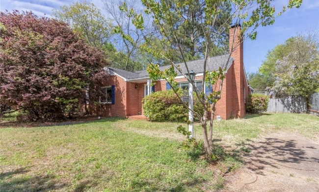 2727 Pelzer Ave in Montgomery, AL - Foto de edificio - Building Photo