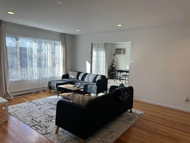 531 Day Ave in Ridgefield, NJ - Building Photo - Building Photo