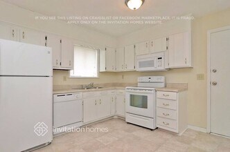 3890 Benchmark Dr in College Park, GA - Building Photo - Building Photo
