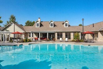 Sandstone Creek in Overland Park, KS - Foto de edificio - Building Photo