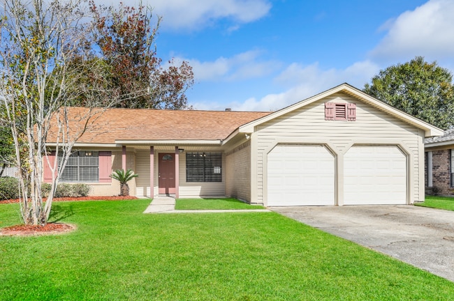 404 W Lake Catahoula Ct