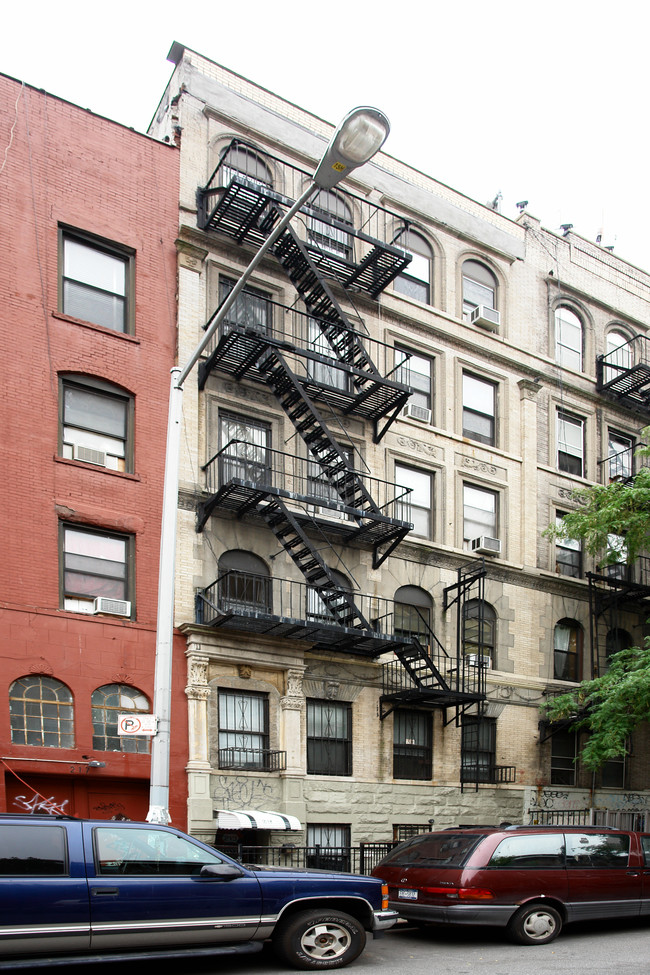 219 Henry St in New York, NY - Building Photo - Building Photo