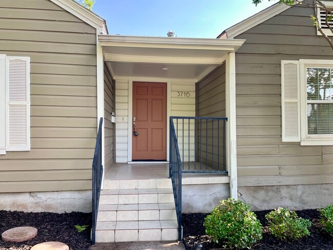 3716 Collinwood Ave in Fort Worth, TX - Foto de edificio - Building Photo